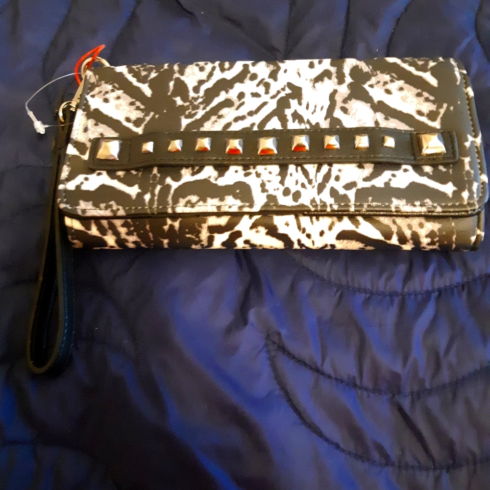 Wristlet purse